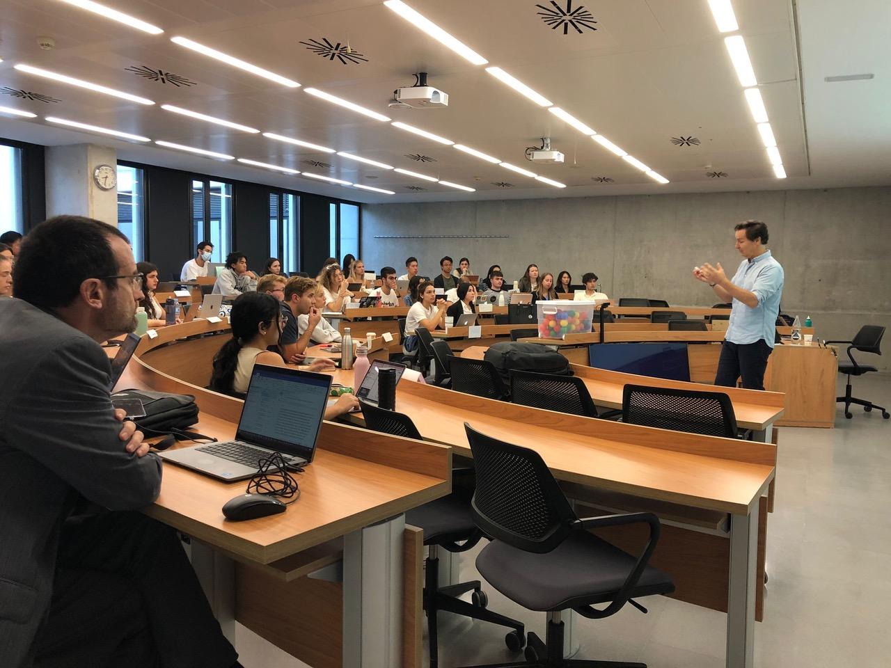 SeedingEnergy delivering executive leadership training to a university classroom in Barcelona